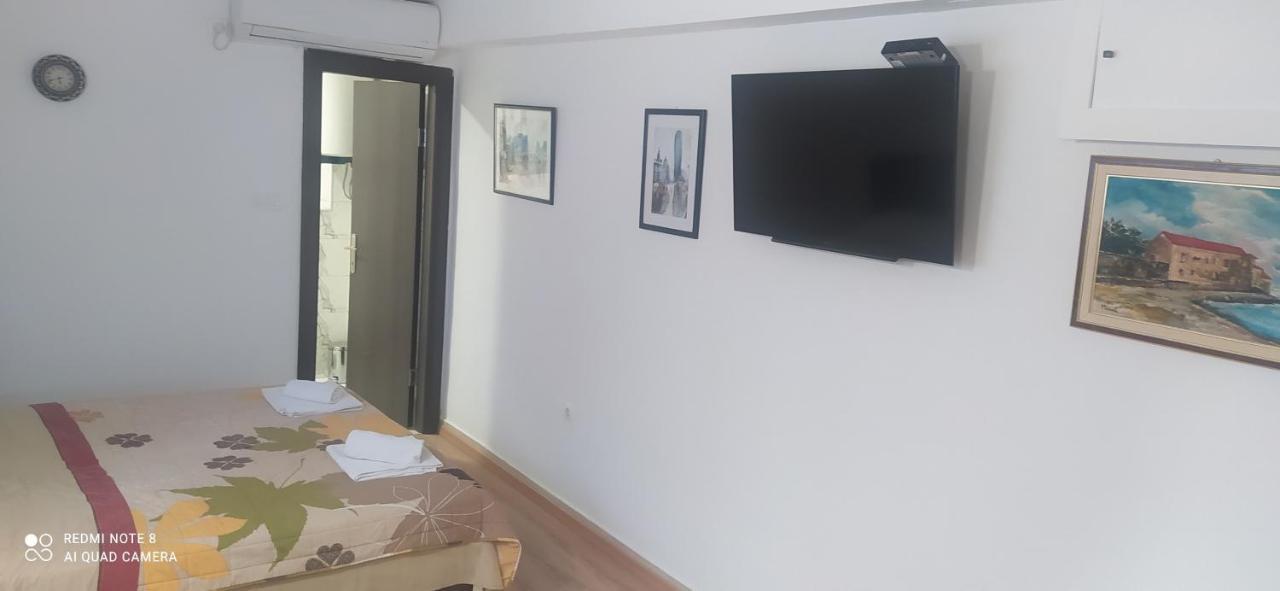 Apartments Erakovic Nikšić Exteriör bild