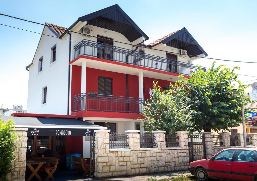 Apartments Erakovic Nikšić Exteriör bild