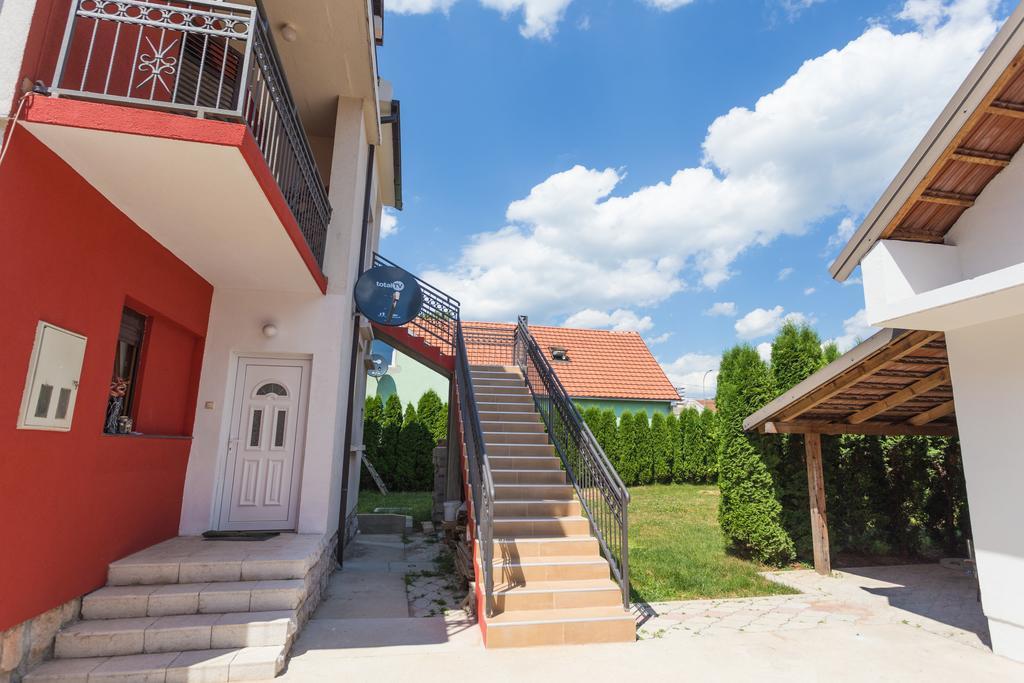 Apartments Erakovic Nikšić Exteriör bild