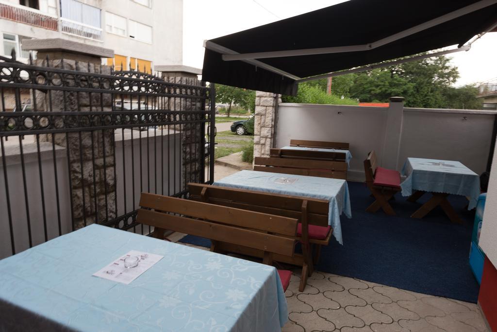 Apartments Erakovic Nikšić Exteriör bild