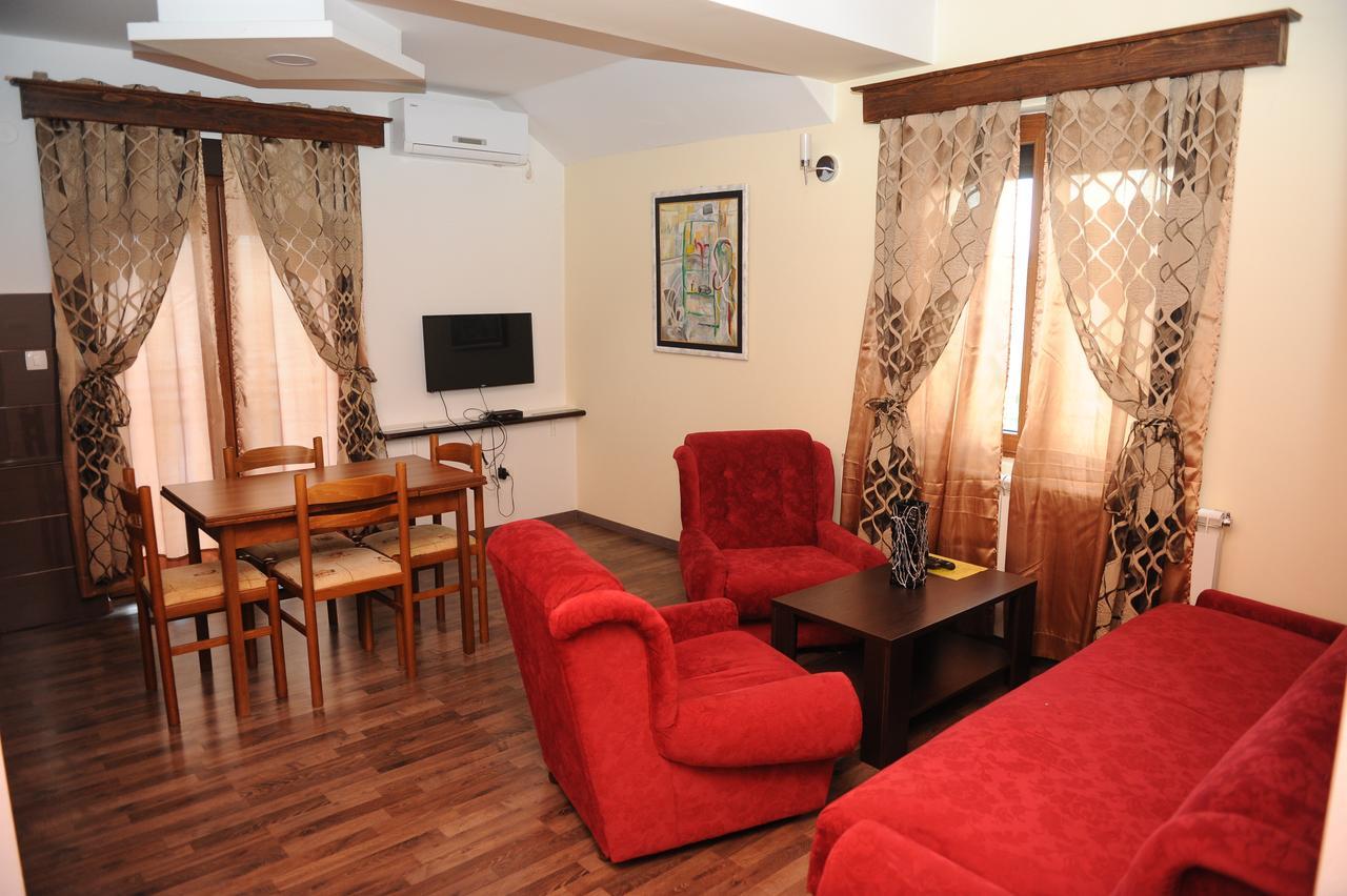Apartments Erakovic Nikšić Exteriör bild