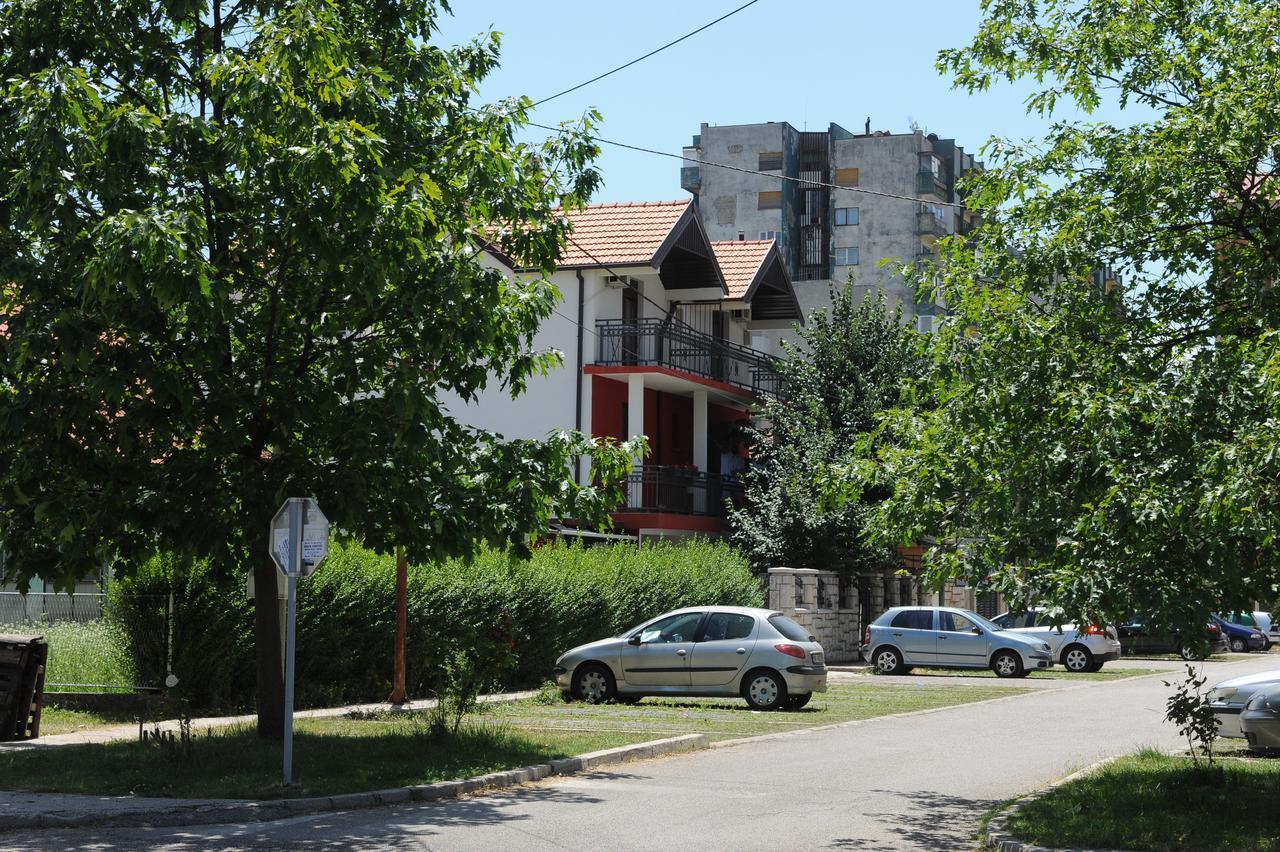 Apartments Erakovic Nikšić Exteriör bild